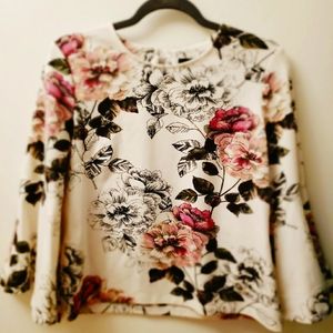 Jules and Leopold Bell Sleeve Top